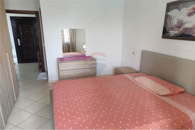 Tirane, jepet me qera apartament 1+1+A Kati 8, 70 m² 350 Euro (Astir)