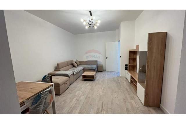 Tirane, jepet me qera apartament 1+1+A Kati 4, 75 m² 500 Euro (Mine Peza)