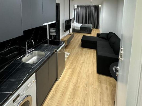 Tirane, jepet me qera apartament 1+1 Kati 3, 39 m² 50 Euro (Sheshi Skenderbej)