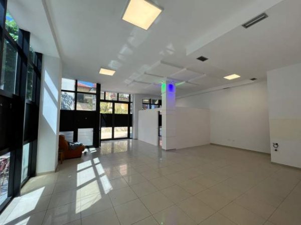Tirane, shitet dyqan Kati 0, 97 m² 261.900 Euro (Brryli)