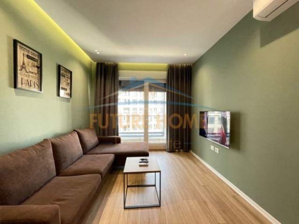 Tirane, jepet me qera apartament 1+1 500 Euro