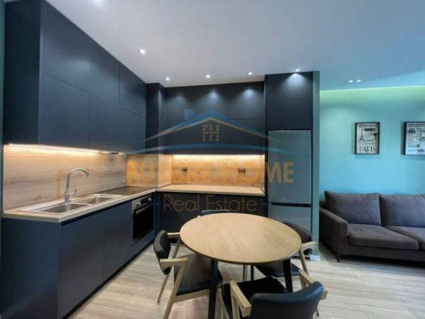 Tirane, jepet me qera apartament 1+1 500 Euro