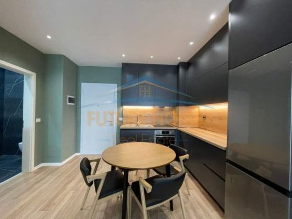 Tirane, jepet me qera apartament 1+1 500 Euro
