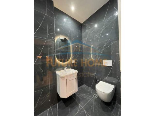 Tirane, jepet me qera apartament 1+1 500 Euro