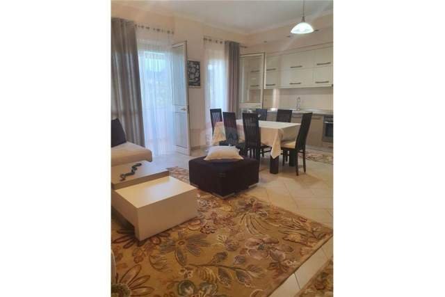 Tirane, jepet me qera apartament 2+1+BLK Kati 4, 90 m² 500 Euro (Kompleksi Delijorgji)