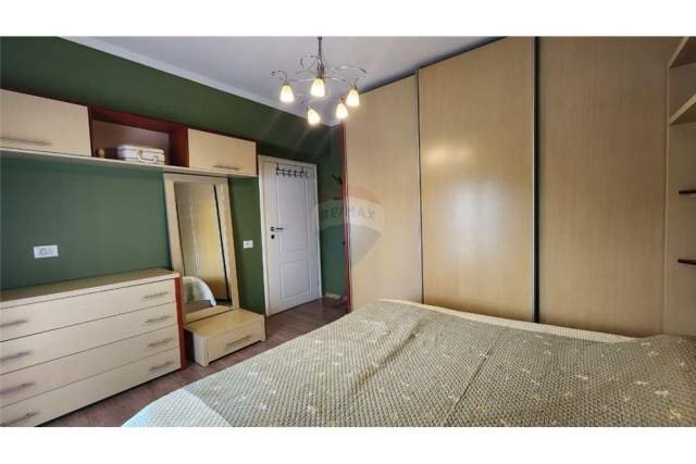 Tirane, jepet me qera apartament 2+1 Kati 2, 80 m² 800 Euro (Pazari i Ri)