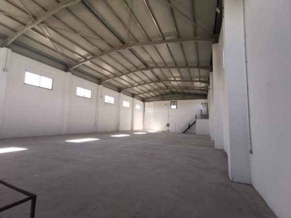 Tirane, jepet me qera magazine Kati 2, 1.152 m² 4.600 Euro (Vore)