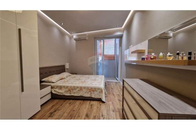 Tirane, shes apartament 2+1+BLK Kati 5, 114 m² 250.000 Euro (komuna e parisit)
