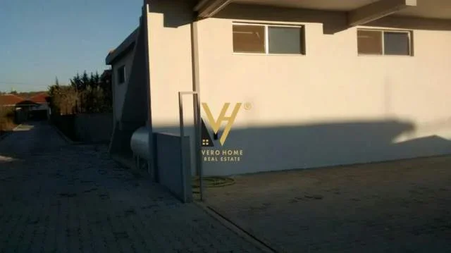 Elbasan, shitet ambjent biznesi Kati 0, 1.400 m² 350.000 Euro (ELBASAN,5 MIN NGA AUTOSTRADA TIRANE-ELBASAN)