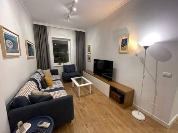 Tirane, jepet me qera apartament 2+1+BLK Kati 2, 95 m² 500 Euro (shallvaret)