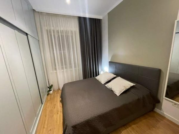 Tirane, jepet me qera apartament 2+1+BLK Kati 2, 95 m² 500 Euro (shallvaret)