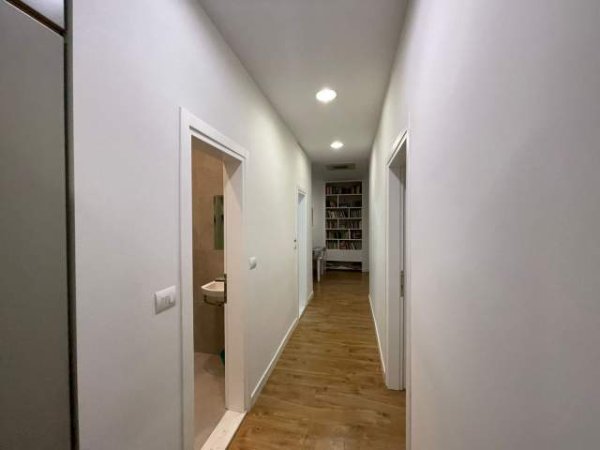 Tirane, jepet me qera apartament 2+1+BLK Kati 2, 95 m² 500 Euro (shallvaret)