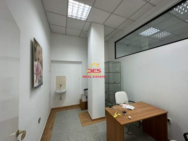 Tirane, jepet me qera ambjent biznesi Kati 2, 455 m² 3.185 Euro (Rruga e Kavajes)