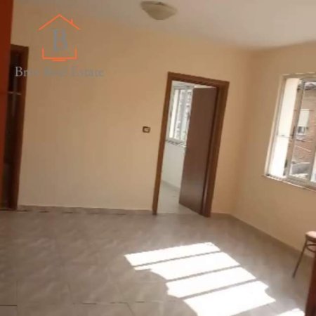 Tirane, jepet me qera apartament 1+1+A Kati 2, 110 m² 35.000 Leke (Laprake,)