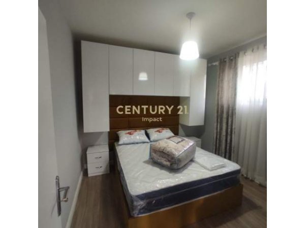 Tirane, jap me qera apartament 1+1 Kati 7, 50 m² 400 Euro