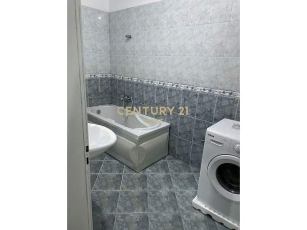 Tirane, jap me qera apartament 1+1 Kati 7, 50 m² 400 Euro