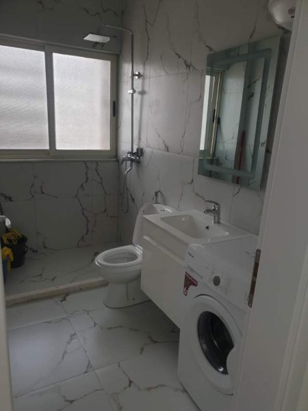 Tirane, jepet me qera apartament 1+1 Kati 11, 51 m² 420 Euro