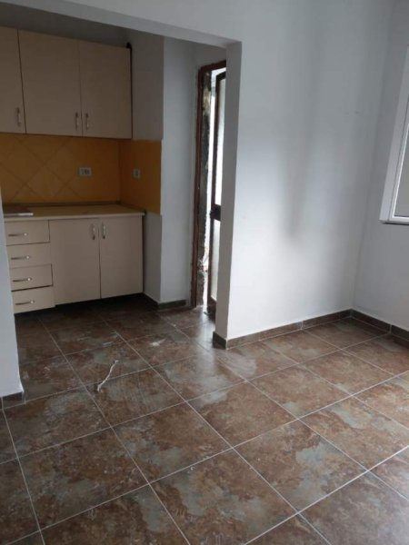 Tirane, jepet me qera apartament 2+1+BLK Kati 2, 72 m² 35.000 Leke (kahraman ylli)
