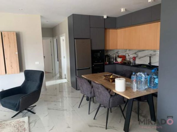 Tirane, shitet apartament 2+1 Kati 2, 120 m² 240.000 Euro (Farke)