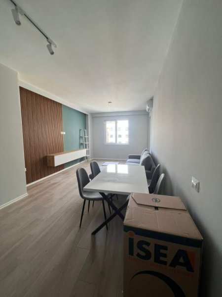 Tirane, jepet me qera apartament Kati 4, 60 m² 350 Euro