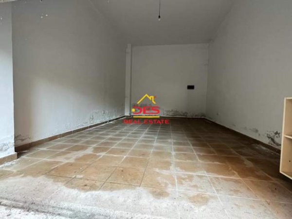 Vlore, shitet dyqan Kati 0, 26 m² 40.000 Euro (Rruga Çamëria, Vlorë)