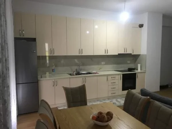 Tirane, Ali Demi  Jap me qera apartament te ri totalisht i mobiluar