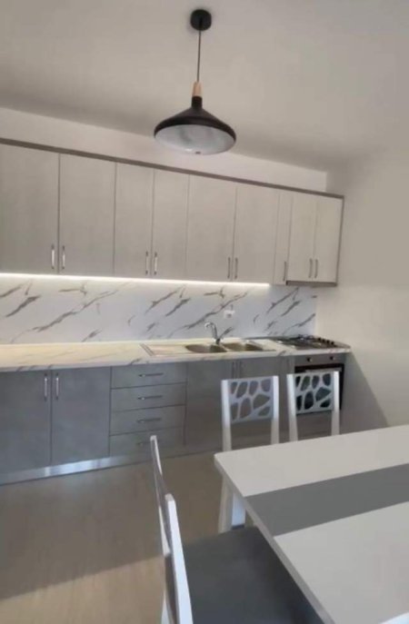 Tirane, jepet me qera apartament Kati 3, 80 m² 550 Euro