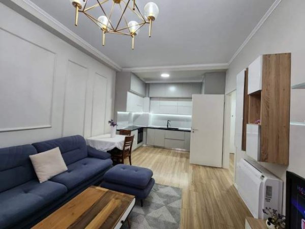 Tirane, Shitet Apartament Kati 2, 90 m² 168.000 Euro Frosina Plaku,Kompleksi Magnet