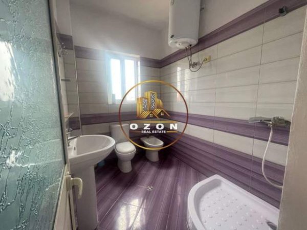 Tirane, jepet me qera apartament 1+1+A+BLK Kati 2, 55 m² 300 Euro (LAPRAKE)