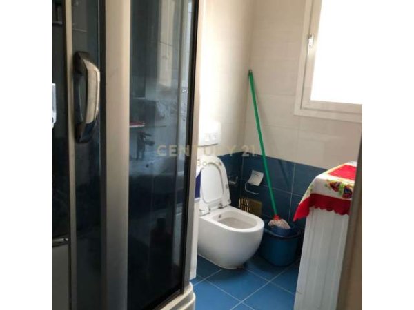 Tirane, jepet me qera apartament 2+1+BLK Kati 5, 80 m² 400 Euro (Tregu Elektrik)