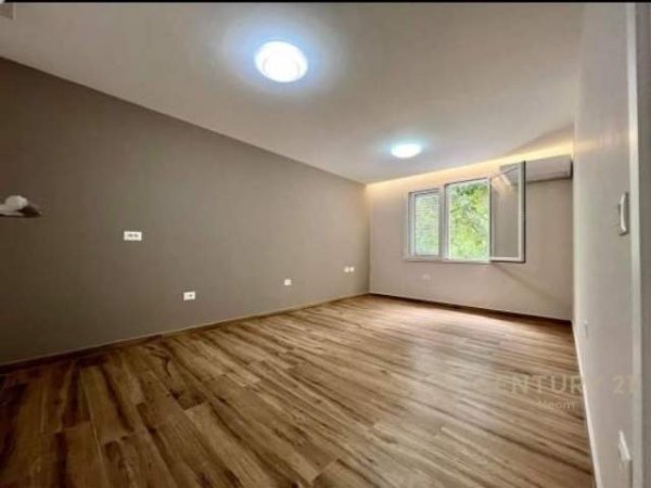 Tirane, shitet apartament 2+1 Kati 3, 60 m² 125.000 Euro (21 Dhjetori)