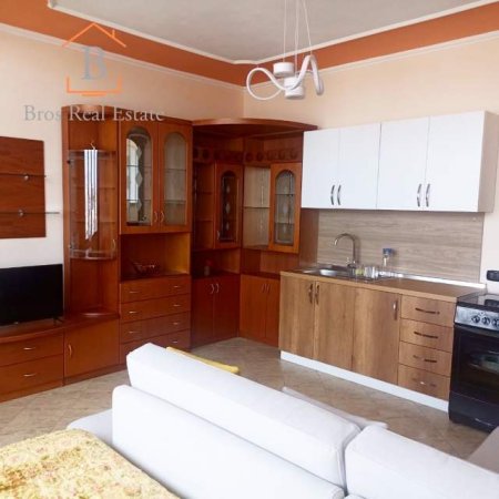 Tirane, jepet me qera apartament 1+1 Kati 7, 45 m² 25.000 Leke (Qytet Studenti)