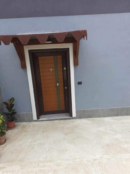Tirane, jap me qera shtepi 1+1 Kati 0, 55 m² 22.000 Leke (Dranish Jukniu/ Ish Policia Ushtarake/ Sauk i Ri)