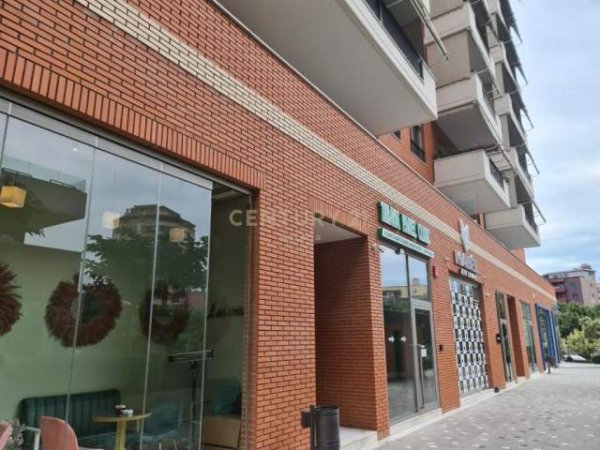 Tirane, jepet me qera apartament 4+1+A+BLK Kati 8, 255 m² 2.000 Euro (Kompleksi Delijorgji,Tirane)