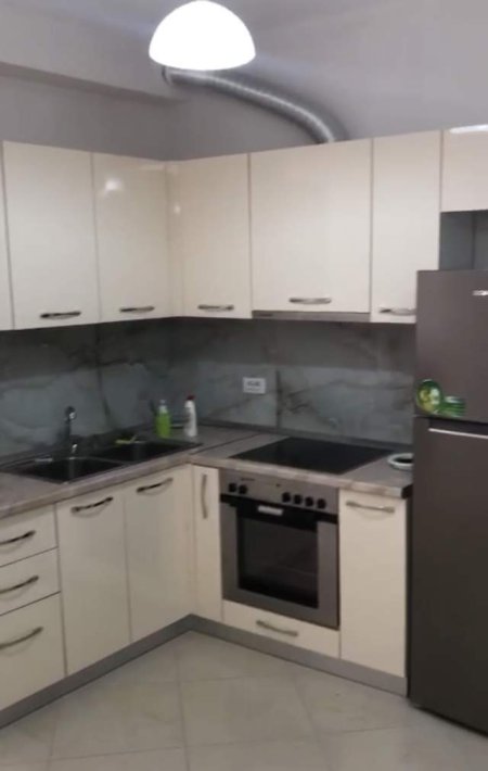 Tirane, jepet me qera apartament 2+1+A+BLK Kati 2, 95 m² 400 Euro