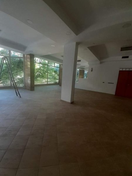 🌟Tirane, jap me qera ambjent biznesi Kati perdhes, 200 m² 1600 Eur ne muaj