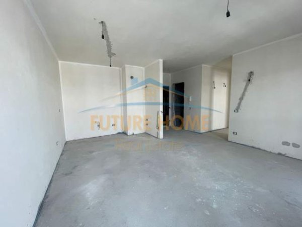 Tirane, shitet apartament Kati 9, 90 m² 87.000 Euro (QTU)