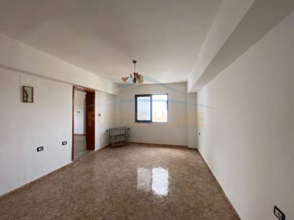 Durres, shitet apartament 3+1 Kati 5, 110 m² 75.000 Euro