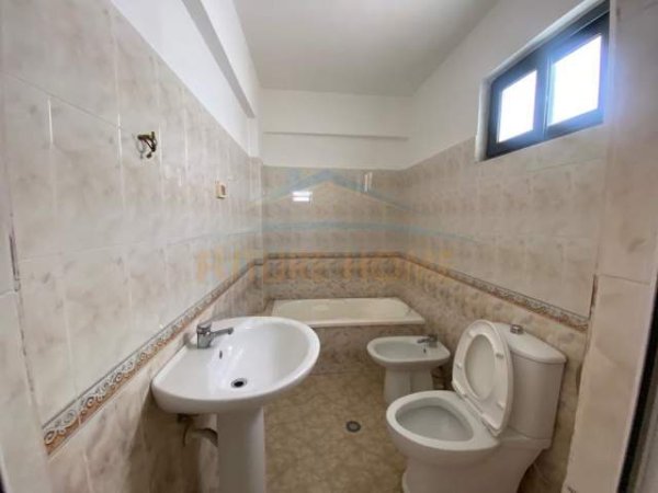 Durres, shitet apartament 3+1 Kati 5, 110 m² 85.000 Euro (DURRES)