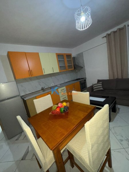 Tirane, jepet me qera apartament 1+1+Ballkon Kati 1, 60 m² 445 € (Laprake, afer Kupoles)