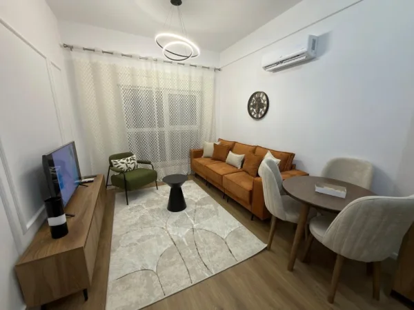 Tirane, jepet me qera apartament 1+1 Kati 4