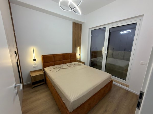 Tirane, jepet me qera apartament 1+1 Kati 4