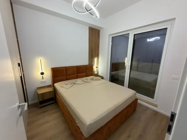 Tirane, jepet me qera apartament 1+1 Kati 4
