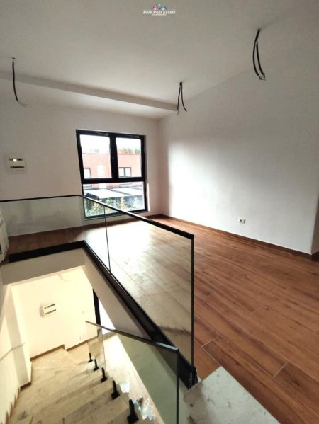 Tirane, jepet me qera zyre Kati 1, 280 m² 3.000 € (rruga e kavajes)