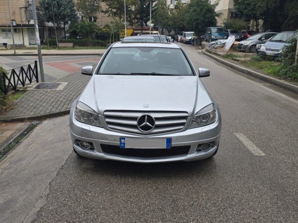 Tirane, shes makine OKAZIONNNN MERCEDES BENZ C-CLASS C-220 Nafte, gri metalizato automatik Klima 276.089 km