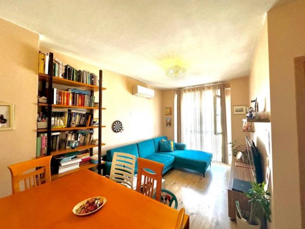 Tirane, shitet apartament 2+1+Ballkon Kati 10, 68 m²