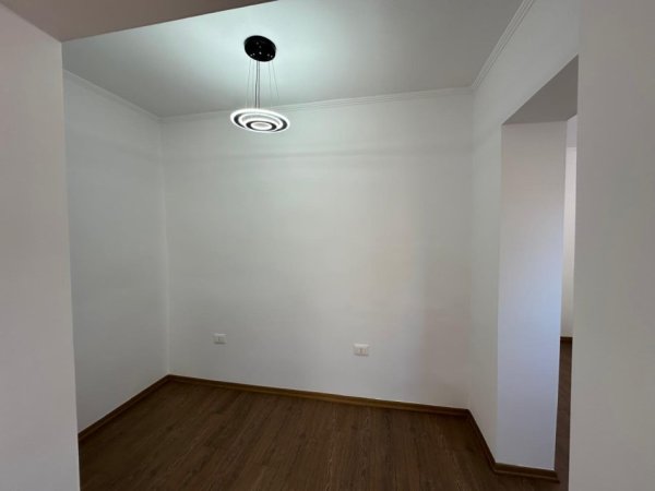 Tirane, shitet apartament 2+1+Ambient Gatimi Kati 4, 76 m² 149.000 € (Xhamlliku)