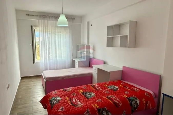 Tirane, jepet me qera apartament duplex Dublex Kati 1, 120 m² 600 € (kodra e diellit)