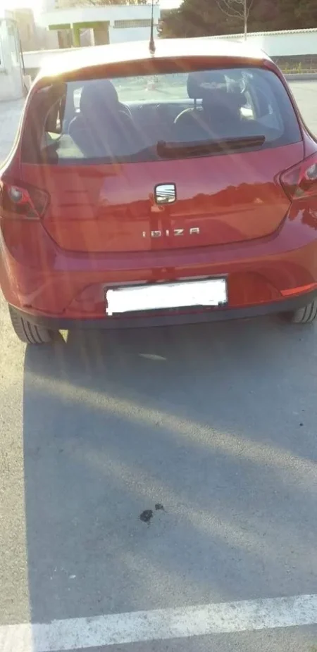Tirane, shes makine Seat Ibiza Benzin, e kuqe manuale Kondicioner 200.000 km 4.000 €
