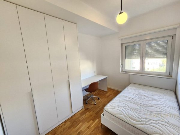 Tirane, jap me qera apartament 3+1 Kati 2, 132 m² 1.300 € (Touch of the Sun)